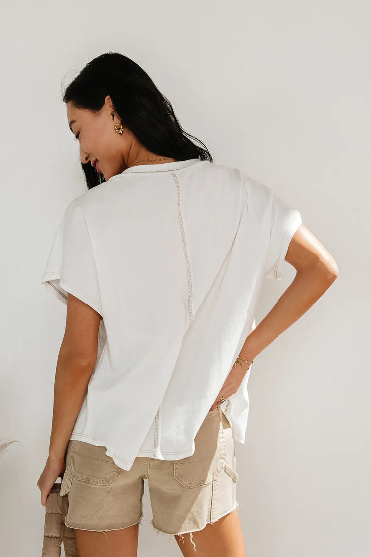 Plain color top in white 