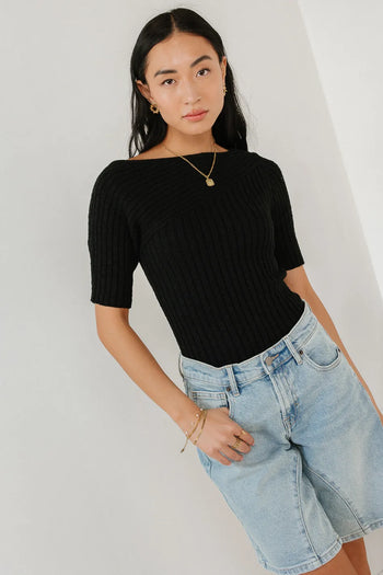 SHORT SLEEVE SWEATER TOP IN BLACK 