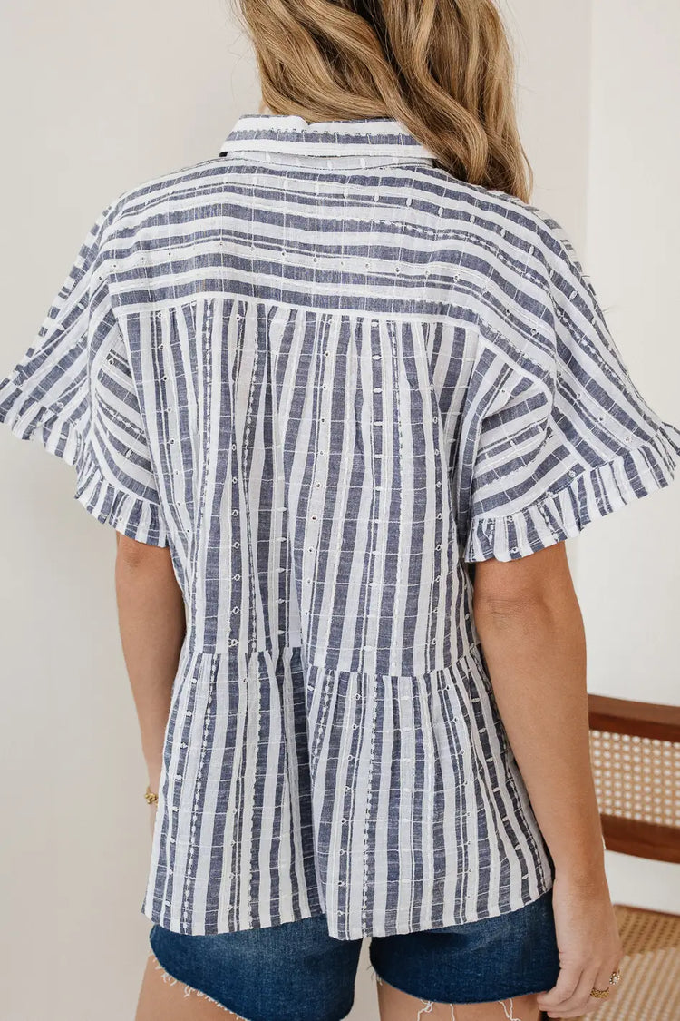 Woven top in blue and white 