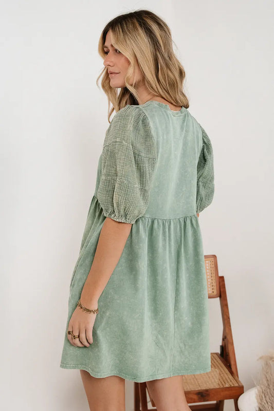 Puff sleeves dress in sage 