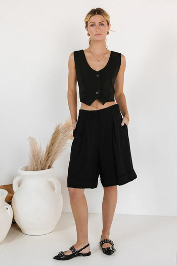 Two hand pockets shorts in black 