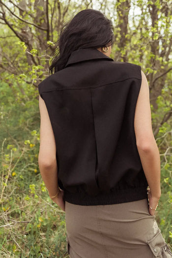 Elastic hem vest in black 