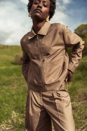 Two hand side pocket jacket in brown 