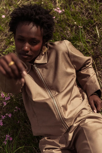 Front zipper closure jacket in brown 