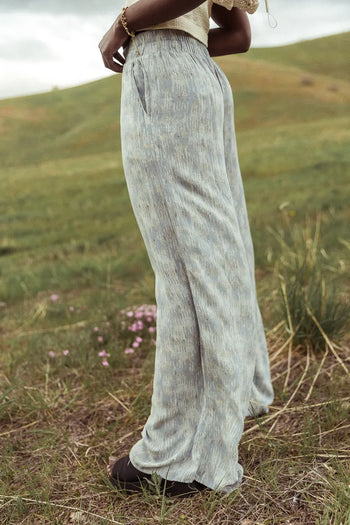 Two hand pockets printed pants in blue 