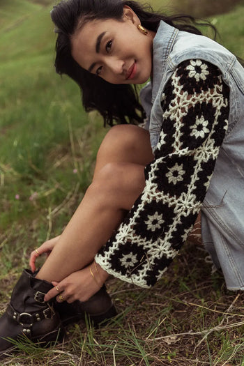 Crochet long sleeves jacket in light wash 