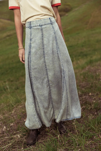 Denim skirt in light wash 