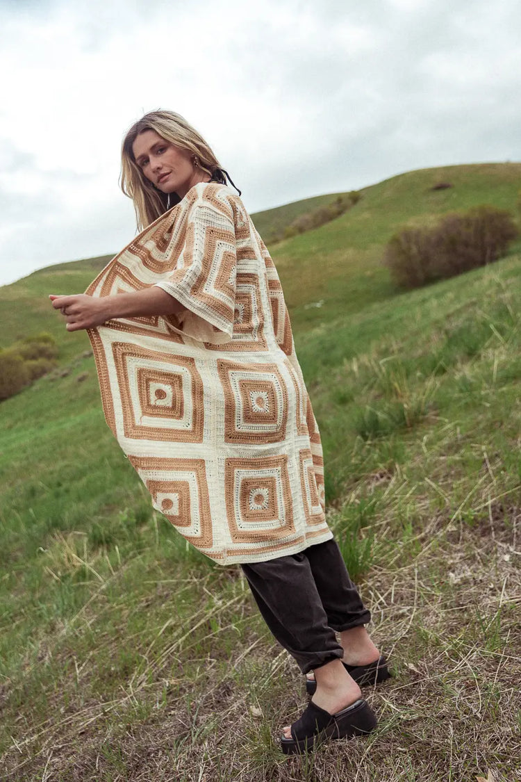 Geometric kimono in beige 