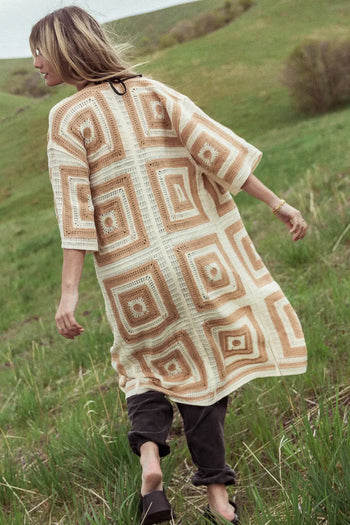 Oversized kimono in beige 