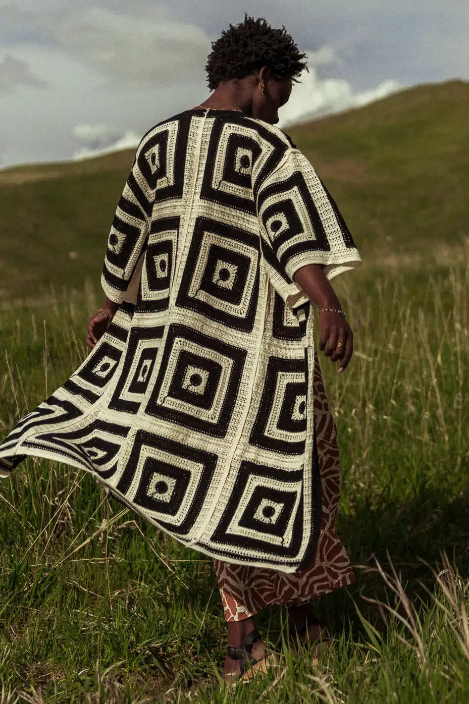 Geometric black kimono 