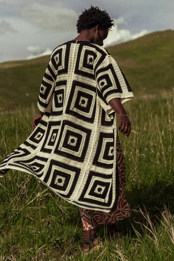 Geometric black kimono 