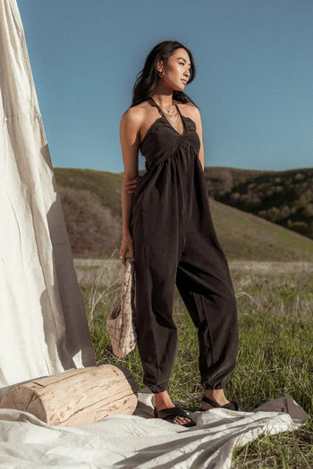 Sleeveless jumpsuit in black  
