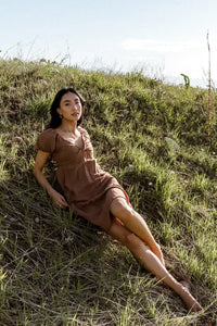 Woven dress in brown 