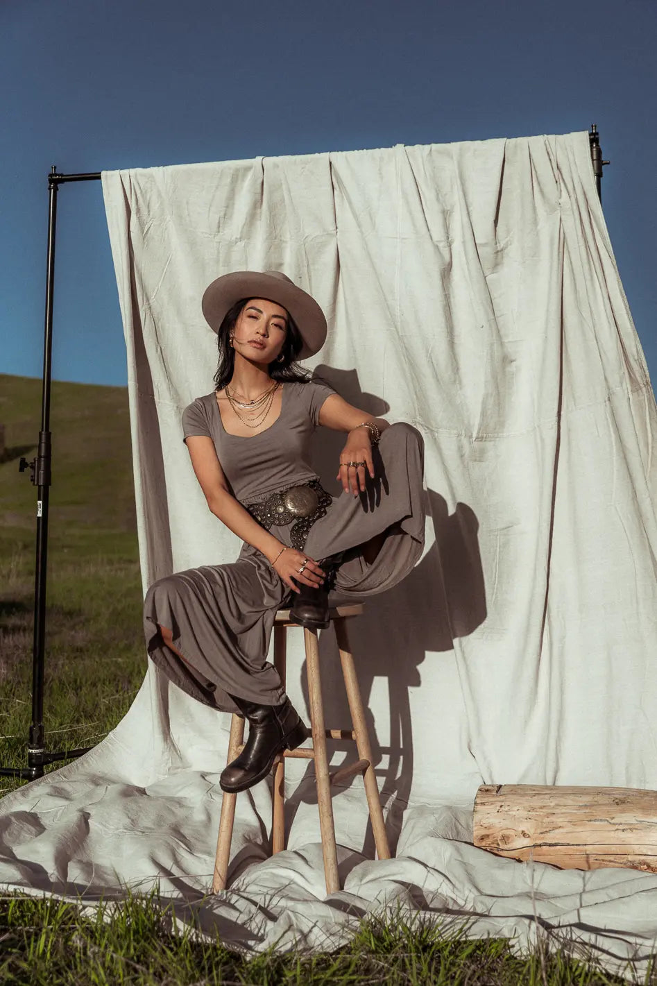 Round neck jumpsuit in mocha 