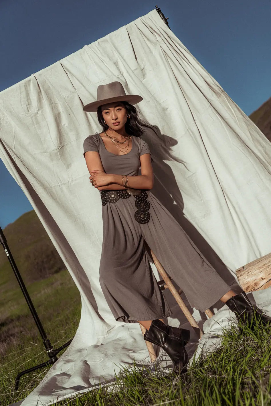 Short sleeves jumpsuit in mocha 