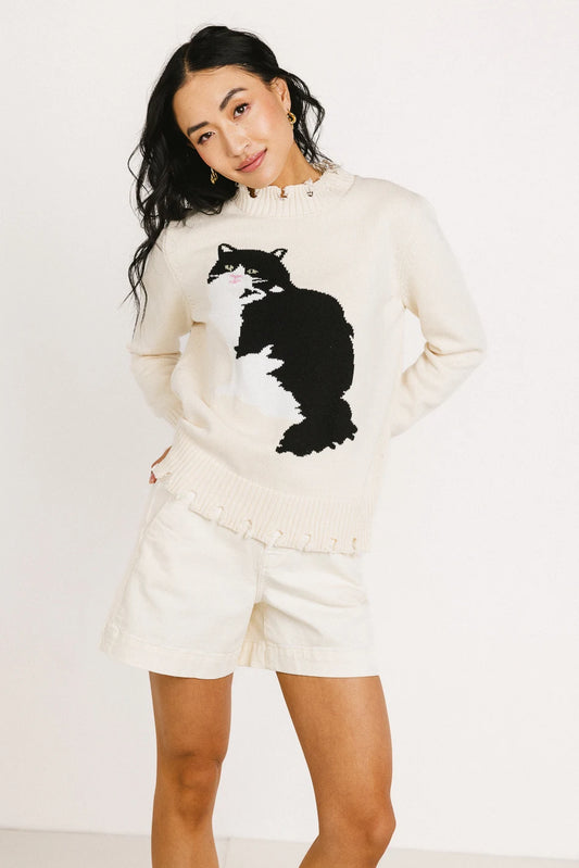 Cat design sweater in cream 