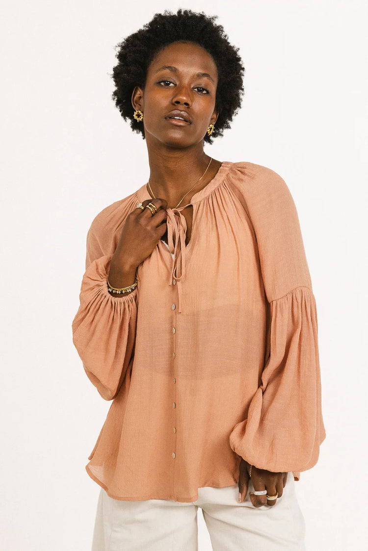 Woven top in terracotta 