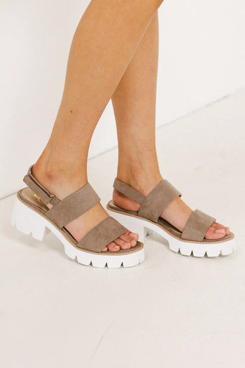 Sandals in taupe 