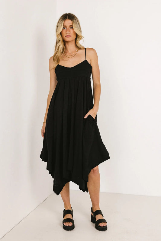 Two hand pockets dress in black 