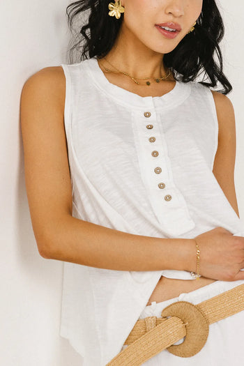 Round neck tank in white 
