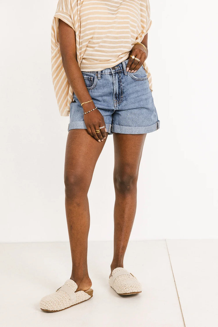 High rise denim short in medium wash 