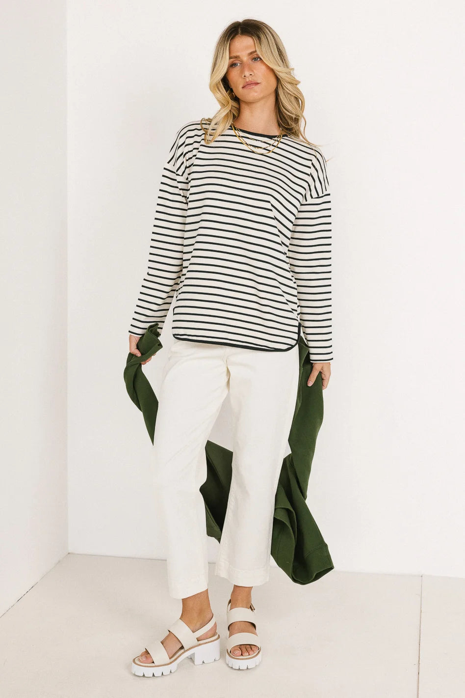 Round neck top in green 