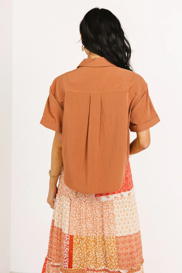 Plain color top in terracotta 