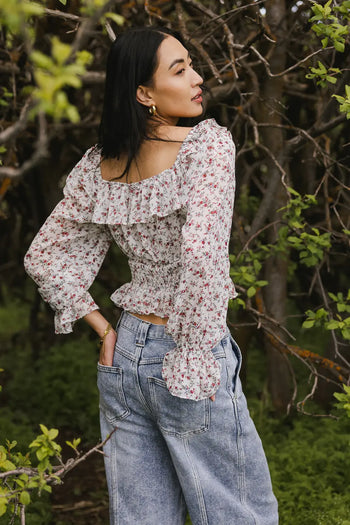 Ruffle around neck to pin multi color 