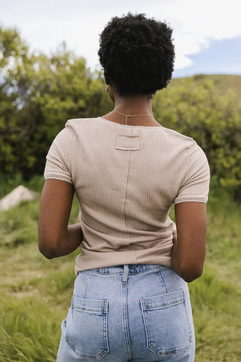 Ribbed tee in taupe 
