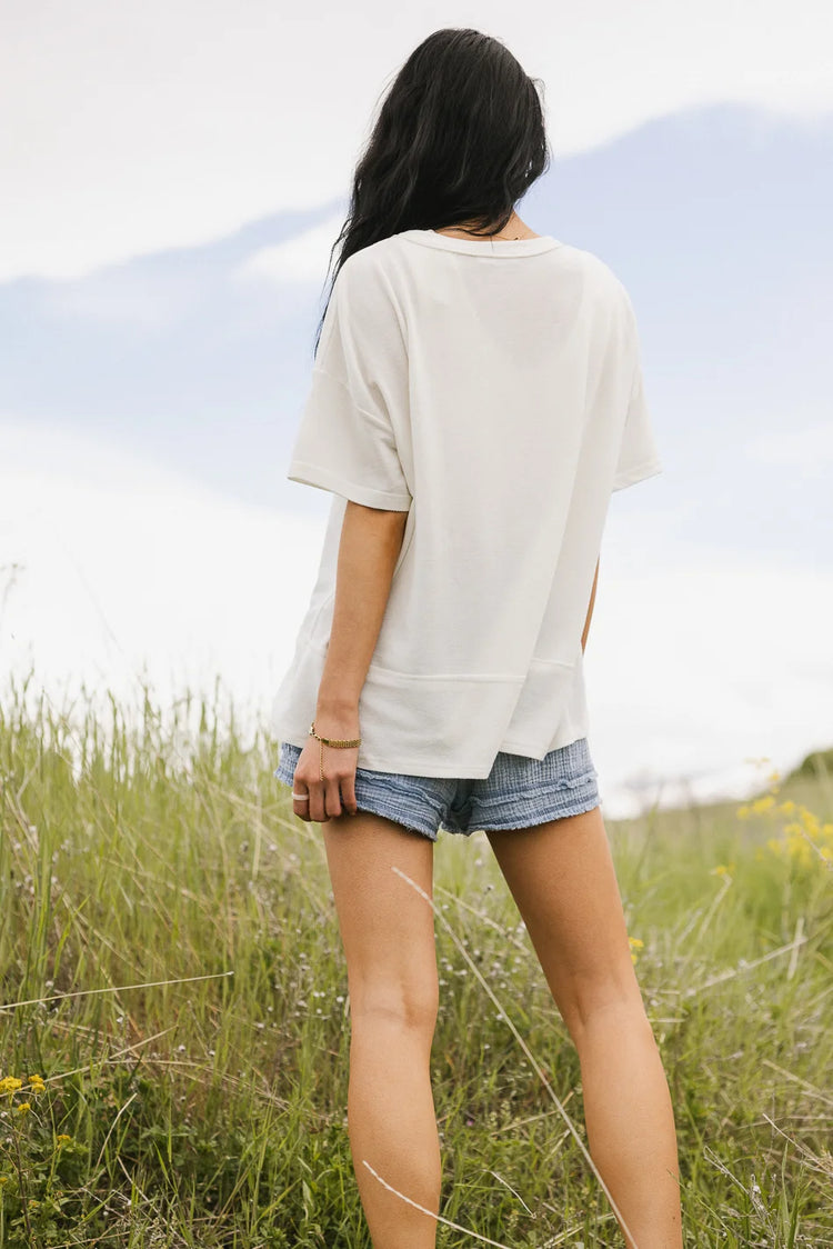 Plain color top in cream 