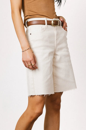 Two hand pockets bermuda shorts in cream 