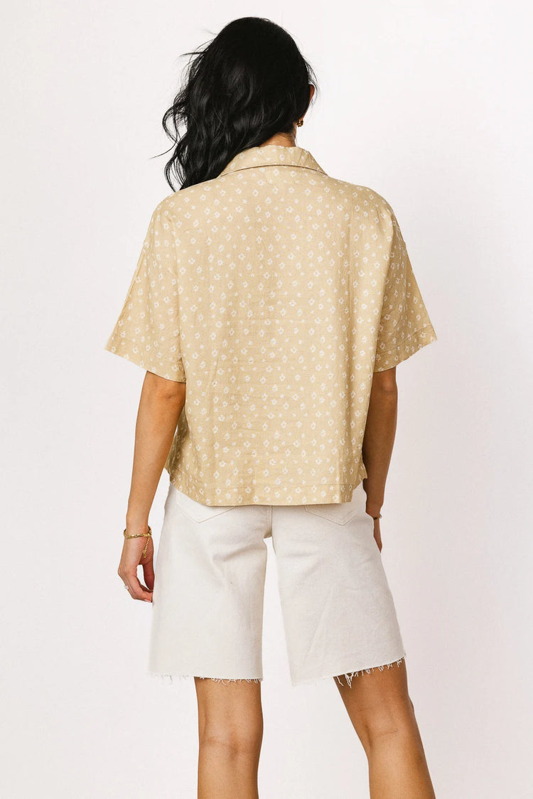 Woven button up blouse in yellow 