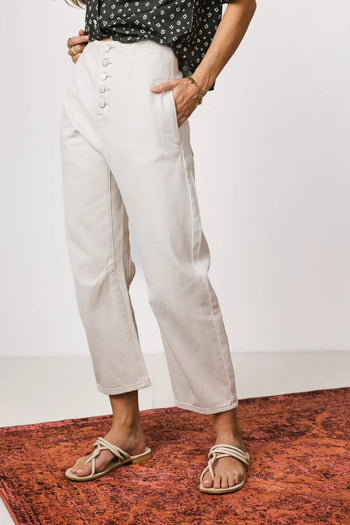 Two hand pockets denim jeans 