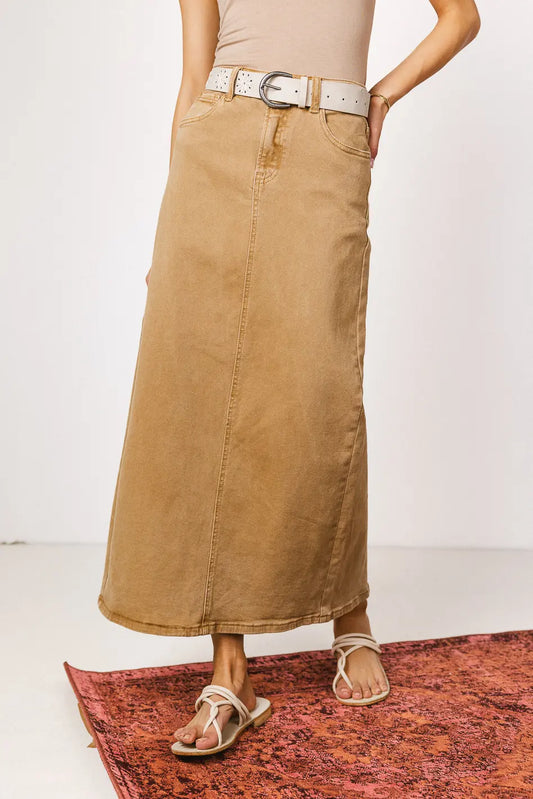 Two hand pockets midi skirt in mocha 