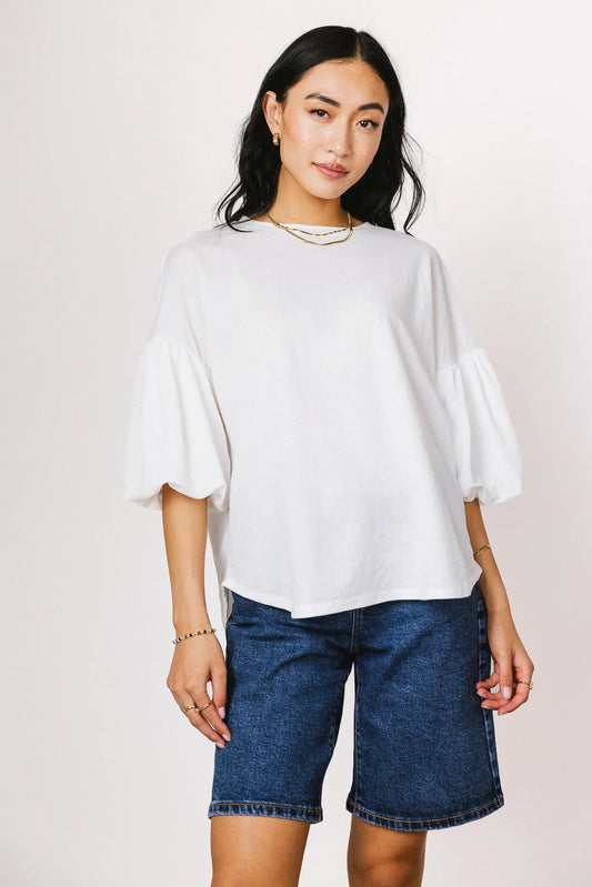 Puff sleeves top in white 