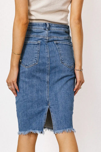 Two back pockets midi denim skirt 