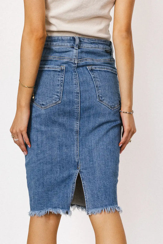 Two back pockets midi denim skirt 