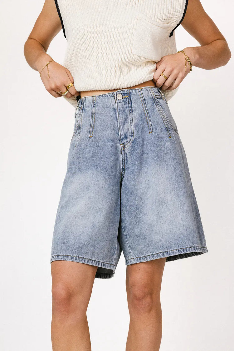 High rise denim short in light wash 