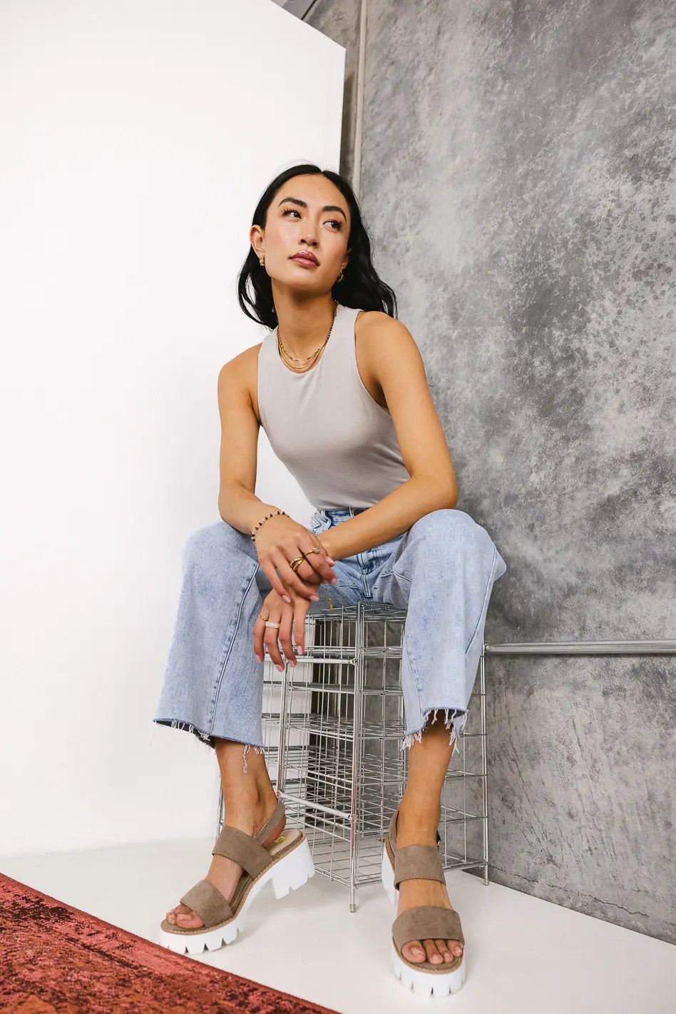 Round neck top in grey 