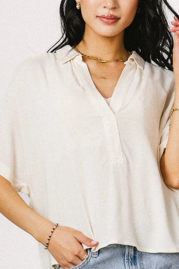 V-Neck blouse in cream 