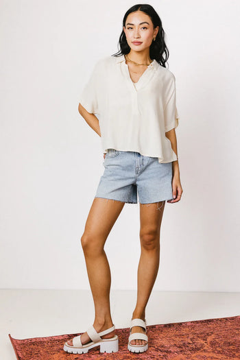 Short sleeves top in cream 