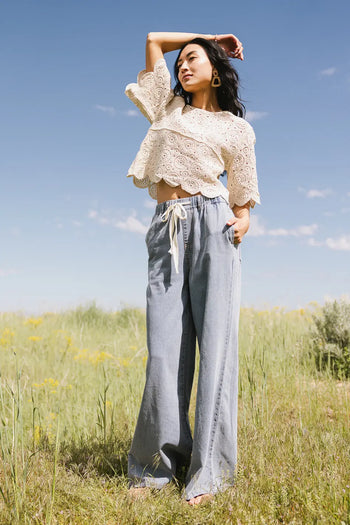 Wide leg pants in medium wash 