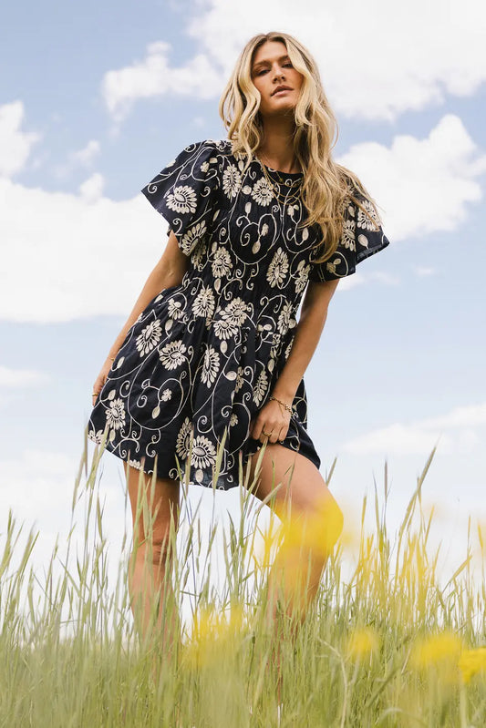 Embroidered dress in navy 