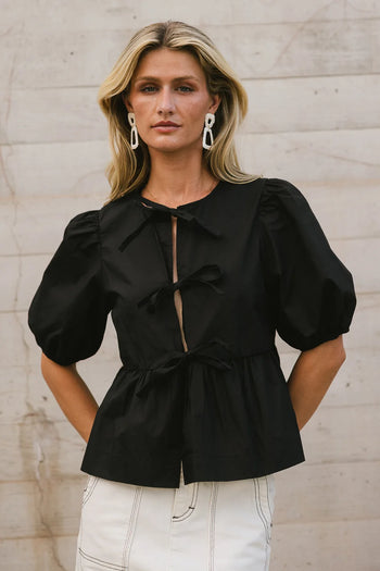 Short sleeves top in black 