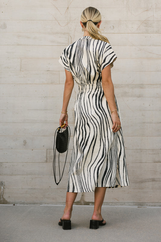 BLACK AND WHITE PRINTED DRESS