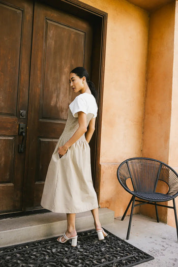 Two hand pockets midi dress in taupe 