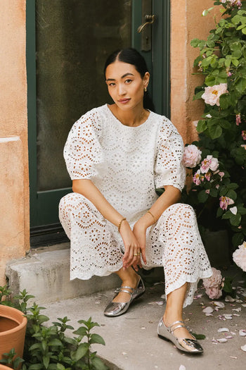 Round neck top in white 