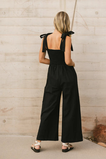 Plain color jumpsuit in black 