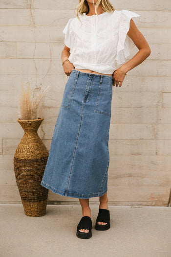 denim skirt in blue