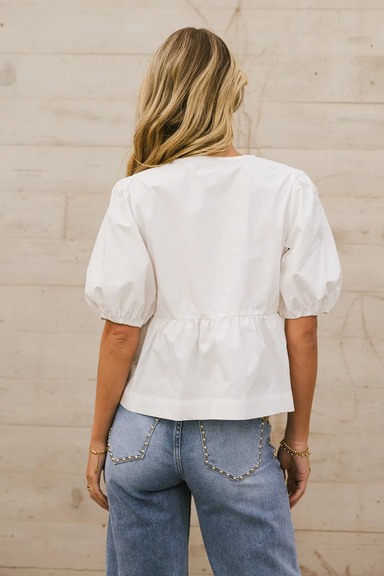 Plain color blouse in white 